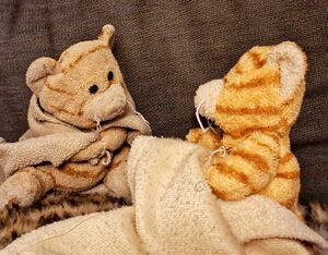 Tijgertje and Tigros talking together.jpg